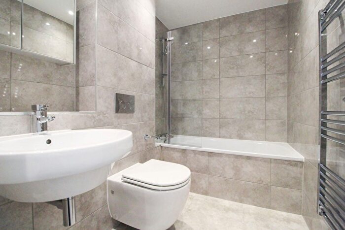 1 Bedroom Flat To Rent In Uxbridge Road, West Ealing, Ealing, London, W13
