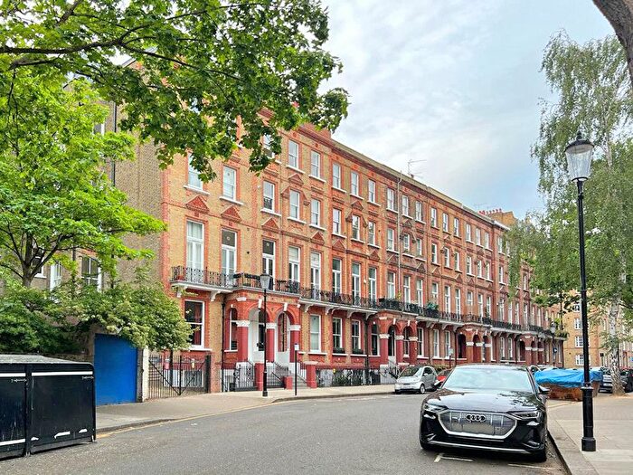 1 Bedroom Flat To Rent In Nevern Square, London, SW5