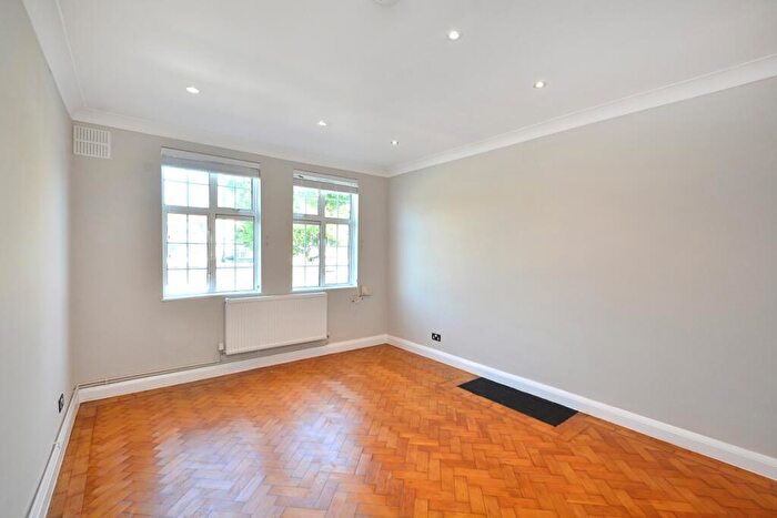 2 Bedroom Apartment To Rent In Holloway Road, London, N7