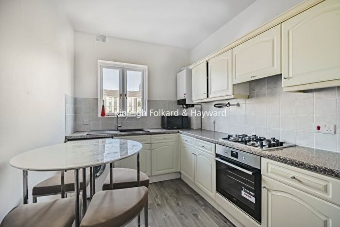 3 Bedroom Flat To Rent In Westbourne Terrace, London, W2