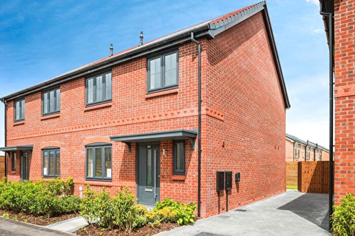 3 Bedroom Semi-Detached House For Sale In Stoneley Road, Crewe, CW1