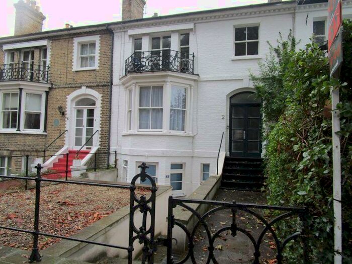 2 Bedroom Flat To Rent In Runwell Terrace, Southend-On-Sea, SS1