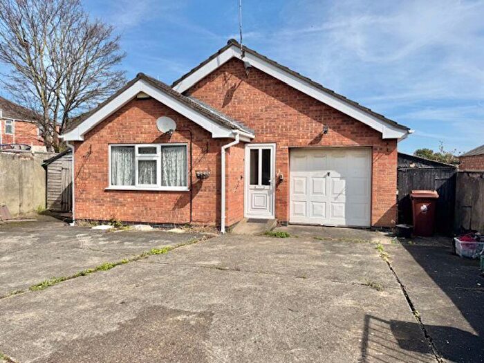 3 Bedroom Detached Bungalow For Sale In Clifton Road, Grimsby, DN34