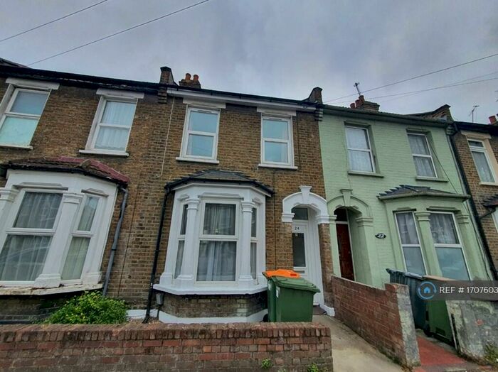 3 Bedroom Terraced House To Rent In Dundee Road, Plaistow, E13