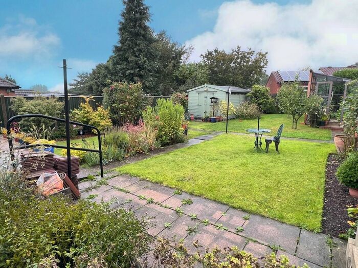 2 Bedroom Detached Bungalow For Sale In Cotterhill Lane, Brimington, Chesterfield, S43