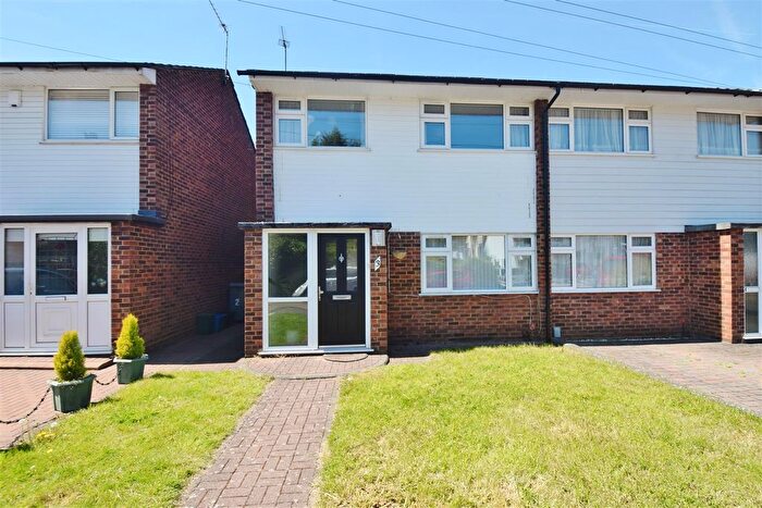3 Bedroom Property To Rent In Station Close, Hampton, TW12