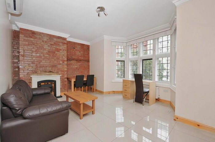 1 Bedroom Flat To Rent In Charing Cross Road, London, WC2H