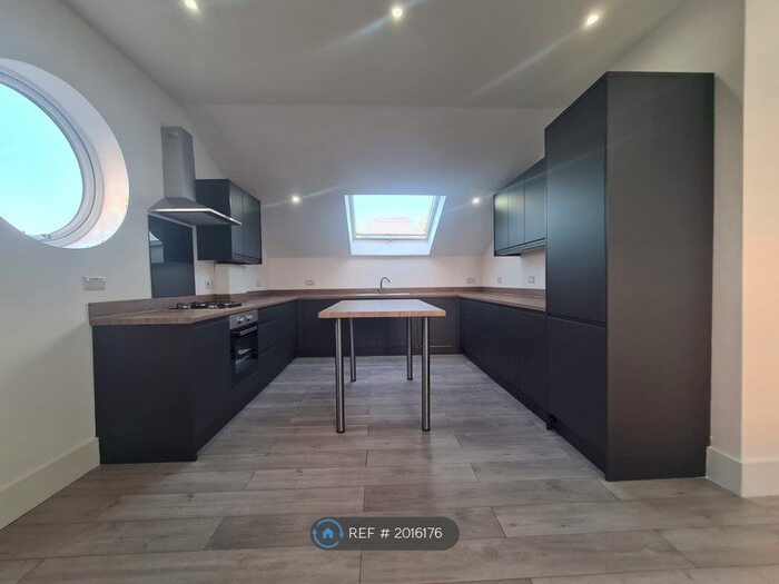 3 Bedroom Flat To Rent In Norfolk Street, London, E7