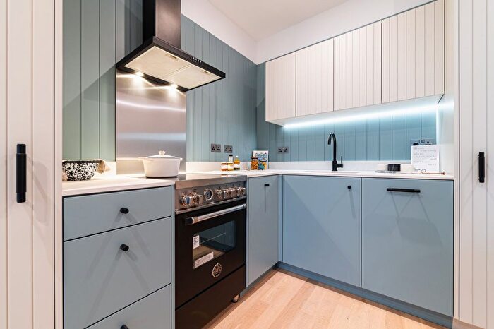 1 Bedroom Flat For Sale In The Brentford Project, Catherine Wheel Road, TW8