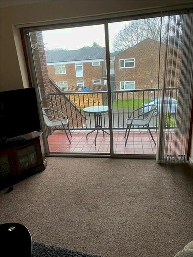 2 Bedroom Flat To Rent In Maida Road, Chatham ME4