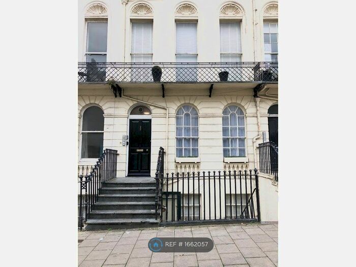 1 Bedroom Flat To Rent In Oriental Place, Brighton, BN1
