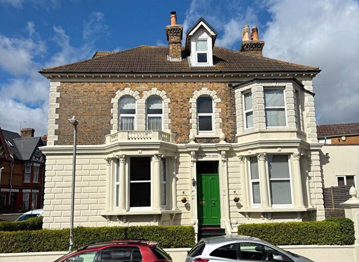 5 Bedroom Detached House For Sale In Duncan Road, Ramsgate, CT11