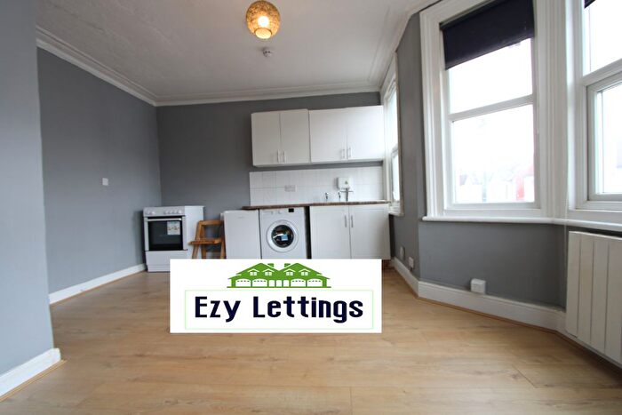 Studio To Rent In Whitehall Road, Thornton Heath, CR7