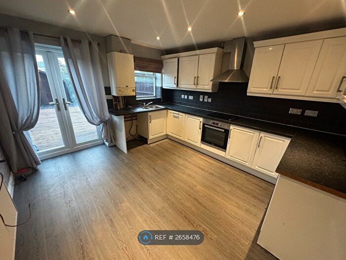4 Bedroom Semi-detached House To Rent In Rowms Lane, Swinton, Mexborough, S64