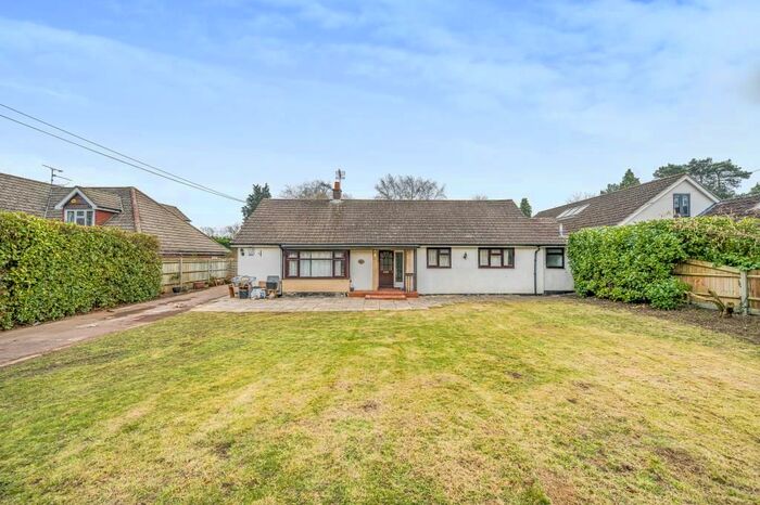 3 Bedroom Detached Bungalow To Rent In Finchampstead, Berkshire, RG40