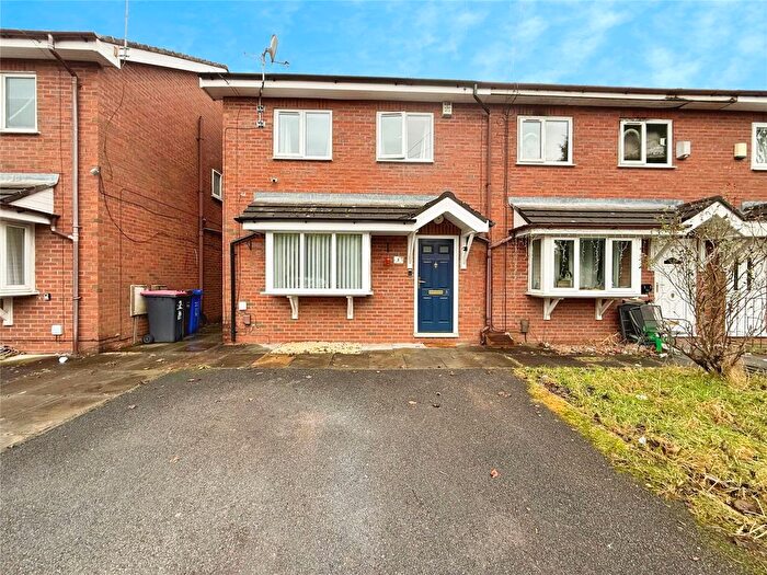 3 Bedroom Semi Detached House For Sale In Pontefract Close, Swinton, Manchester, Greater Manchester, M27