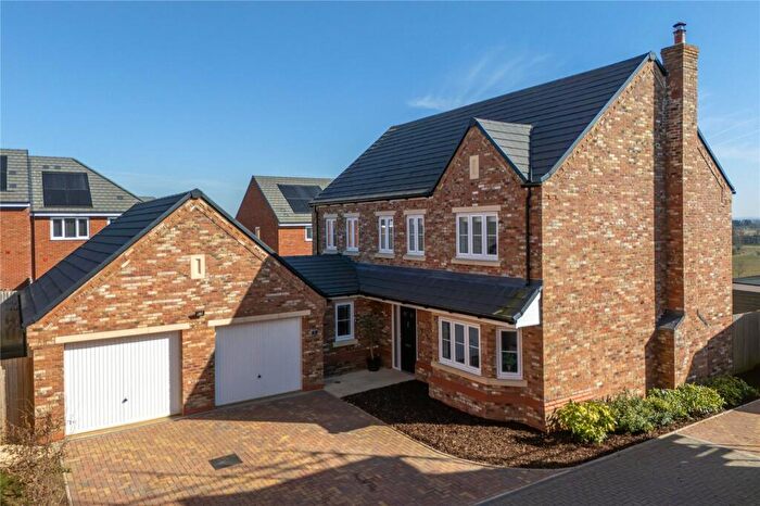5 Bedroom Detached House For Sale In Spring Hill, Gravenhurst, Bedfordshire, MK45