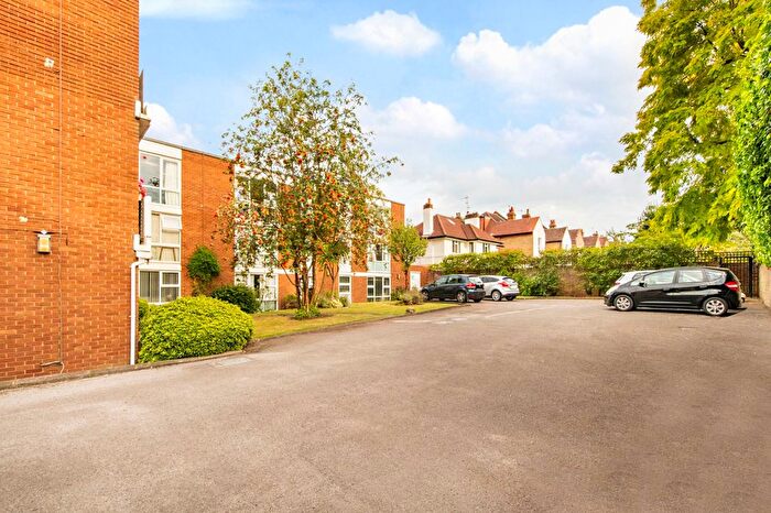 2 Bedroom Flat For Sale In Elystan Court, Howards Lane, SW15