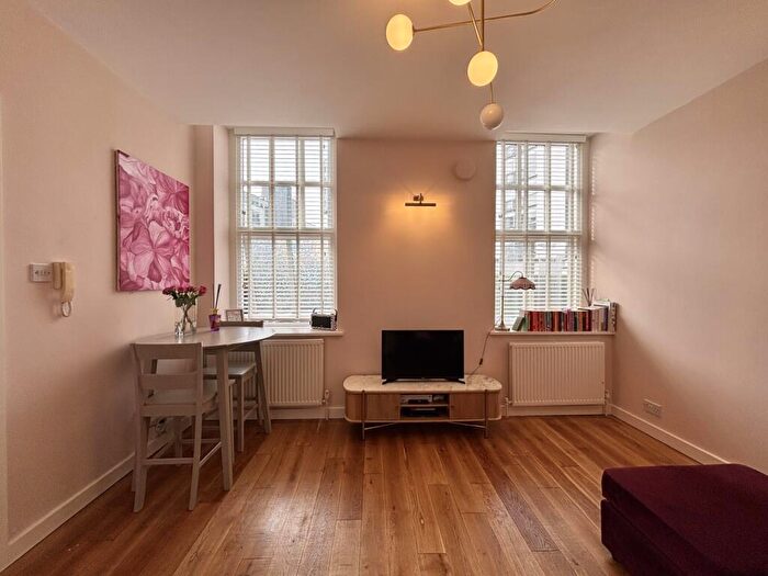 1 Bedroom Apartment For Sale In Water Street, Castlefield, Manchester, M3