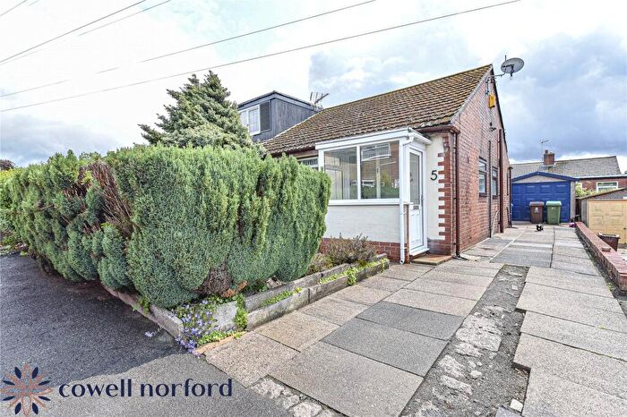2 Bedroom Bungalow For Sale In Ash Grove, Royton, Oldham, Greater Manchester, OL2