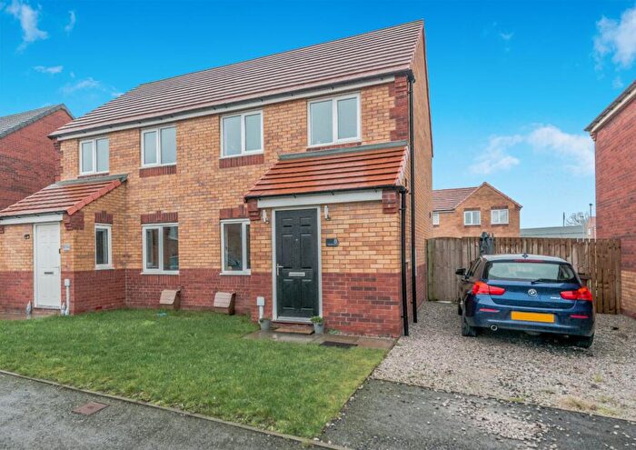 3 Bedroom Semi Detached House For Sale In Kitchen Road, Tyersal, Bradford, West Yorkshire, BD4