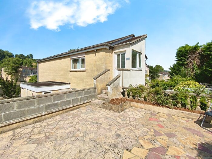 2 Bedroom Flat For Sale In Whitewells Road, Bath, BA1