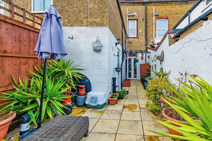 1 Bedroom Flat To Rent In Croydon Road, Beckenham, BR3