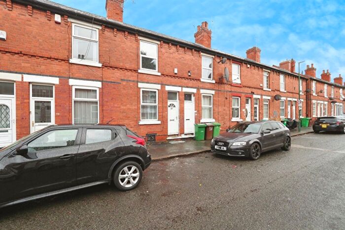 2 Bedroom Terraced House For Sale In Hazelwood Road, Nottingham, NG7