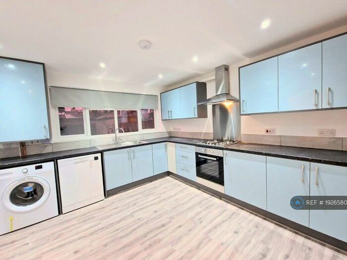 3 Bedroom Terraced House To Rent In Swallows Meadow, Shirley, Solihull, B90