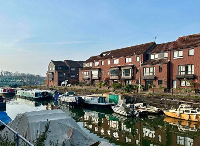 4 Bedroom Town House For Sale In Rownham Mead, Bristol, BS8