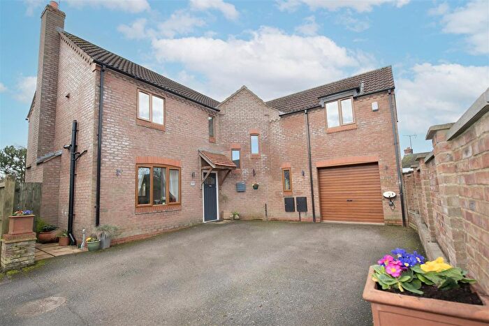 4 Bedroom Detached House For Sale In Shepherds Fold, Cranswick, YO25