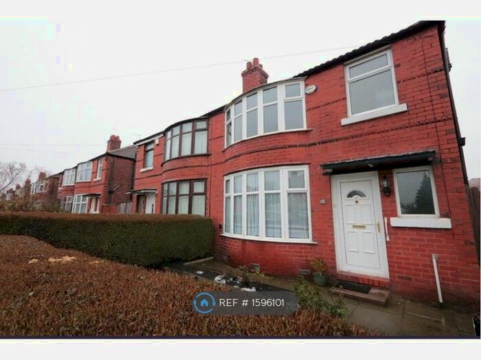4 Bedroom Semi-Detached House To Rent In Finchley Road, Manchester, M14