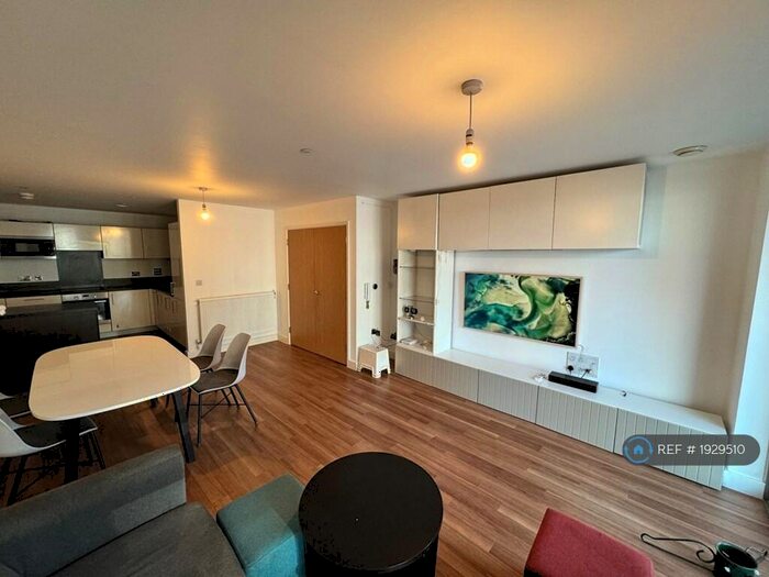 2 Bedroom Flat To Rent In Sienna Alto, London, SE13