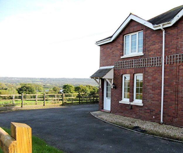 2 Bedroom Semi-Detached House To Rent In Muddlescwm Cottages, Trimsaran Road, Kidwelly, Carmarthenshire., SA17