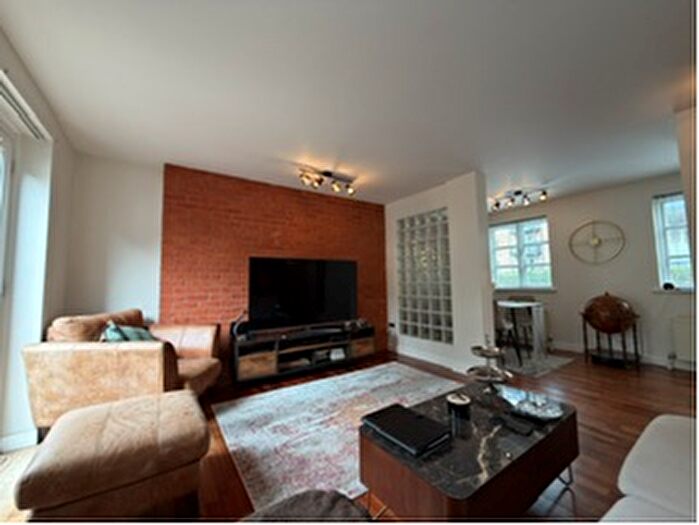 2 Bedroom Flat To Rent In Cross Bedford Street, Sheffield, S6
