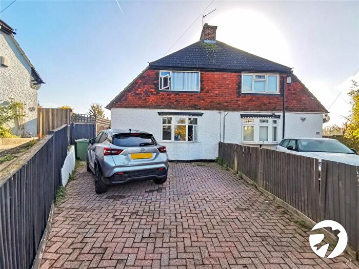 2 Bedroom Bungalow To Rent In Hill Rise, Dartford, DA2