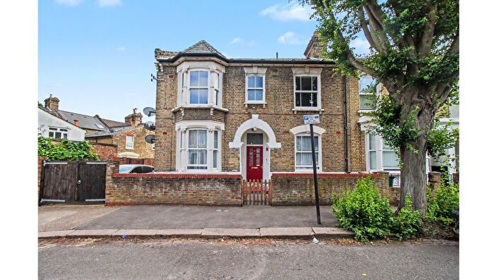 2 Bedroom Flat For Sale In B Horace Road, Forest Gate, London, E7