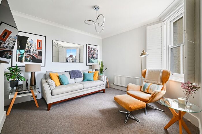 2 Bedroom Flat To Rent In Livingstone Mansions, W14