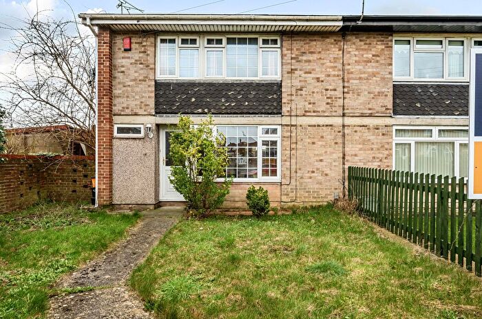3 Bedroom End Of Terrace House For Sale In Hathaway Road, Upper Stratton, Swindon, SN2