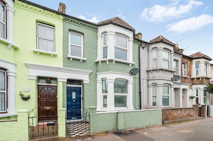 2 Bedroom Flat For Sale In Haydons Road, Wimbledon, SW19