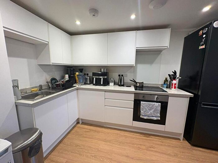 1 Bedroom Flat To Rent In Boundary Road, Hove, BN3