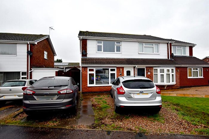 3 Bedroom Semi Detached House For Sale In Sycamore Close, Leicester, LE7