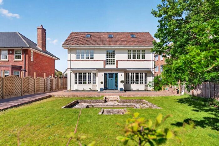 6 Bedroom Property For Sale In Belle Vue Road, Bournemouth, BH6