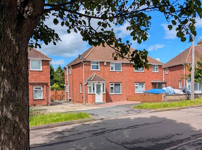 3 Bedroom Semi-Detached House For Sale In Falfield Road, Tuffley, Gloucester, GL4
