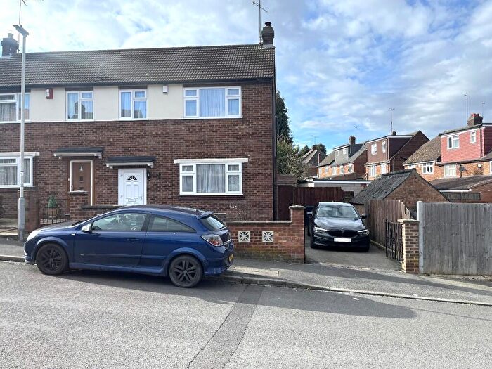 3 Bedroom Semi-Detached House To Rent In Tenzing Grove, Luton, Bedfordshire, LU1
