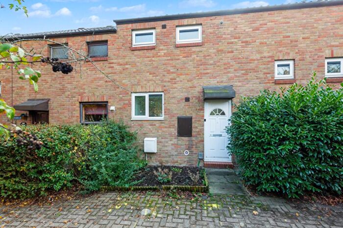3 Bedroom Terraced House For Sale In Browney Path, Bedford, Bedfordshire, MK41