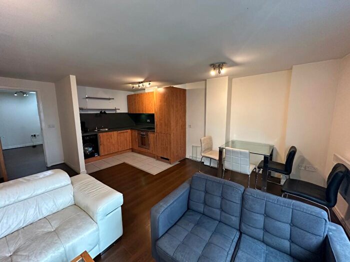 2 Bedroom Apartment To Rent In Centenary Plaza, Holliday Street, Birmingham, B1
