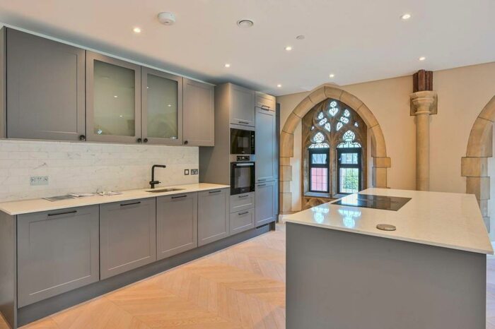 3 Bedroom Flat To Rent In St Barnabas, , Woodside Park, London, N12