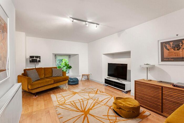 1 Bedroom House To Rent In Dean Path, Edinburgh, EH4