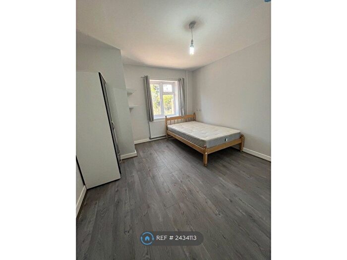4 Bedroom Semi-Detached House To Rent In Moat House Lane, Coventry, CV4